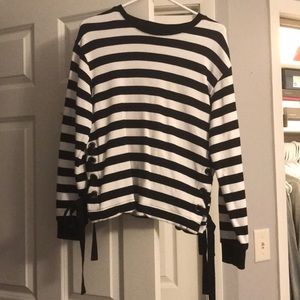 Sweatshirt with side ties